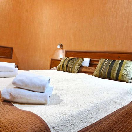 Hotel Pavo Tbilisi Esterno foto